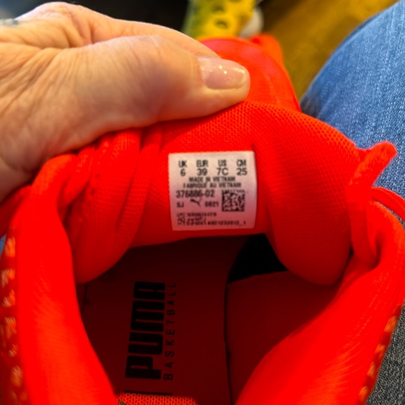 Great condition PUMA men’s sneakers no sign of wear and tear size men’s 7 - Picture 9 of 9